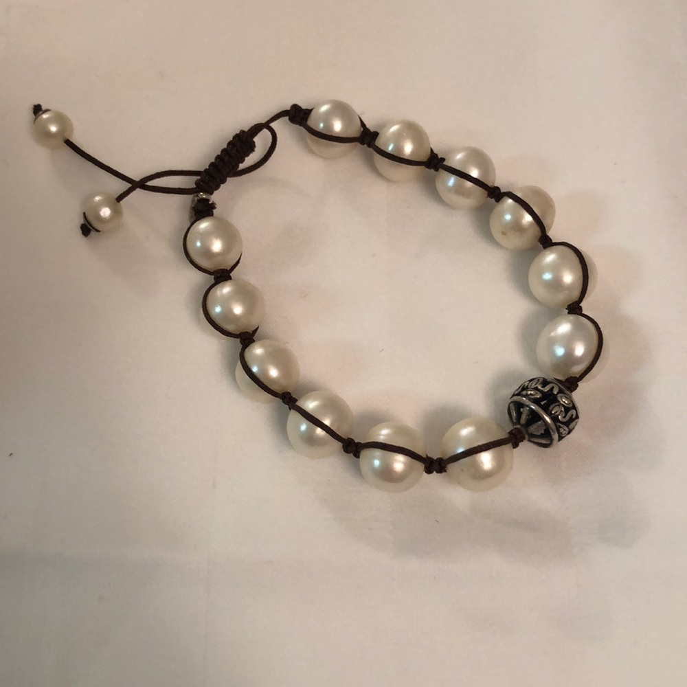 Pearl & leather bracelet